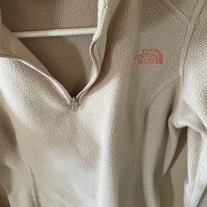 North face pullover with 1/4 zip. Size small.